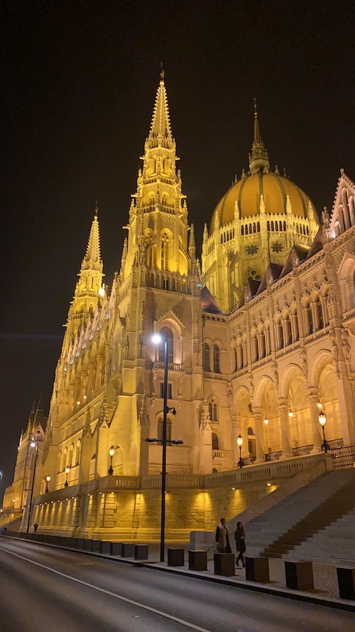 parlamento budapest noche